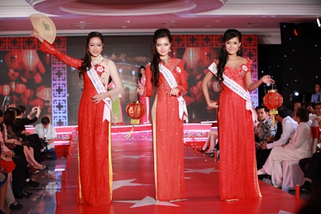 Thí sinh Hoa hậu các dân tộc khoe dáng với áo tắm - 9 Thí sinh Hoa hậu các dân tộc khoe dáng với áo tắm - 9
