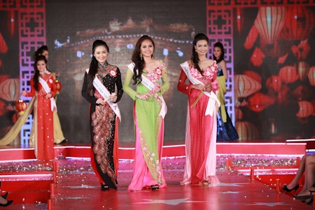 Thí sinh Hoa hậu các dân tộc khoe dáng với áo tắm - 10 Thí sinh Hoa hậu các dân tộc khoe dáng với áo tắm - 10