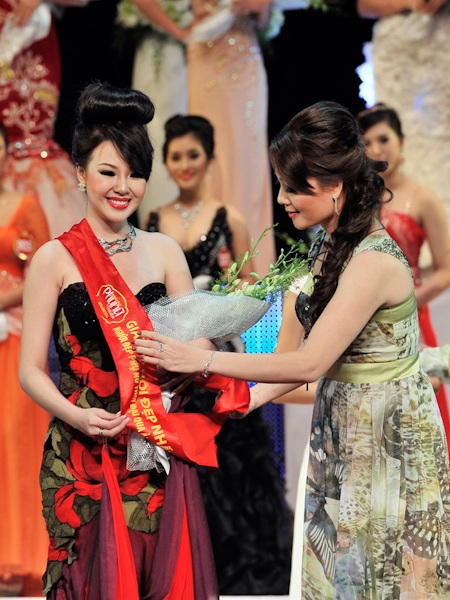 Diệp Bảo Ngọc đoạt giải Hoa khôi phụ nữ thời đại - 6