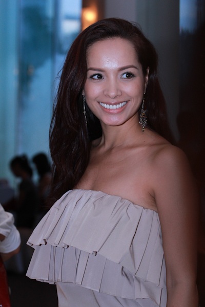 Lê Hoàng đắt show làm... giám khảo - 6 Lê Hoàng đắt show làm... giám khảo - 6