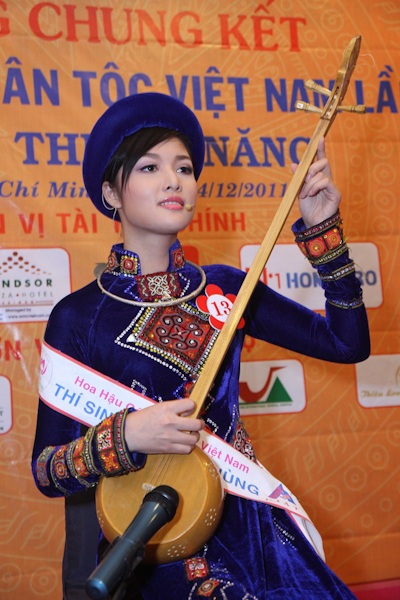 Ngạc nhiên với tài năng của thí sinh Hoa hậu các dân tộc - 9 Ngạc nhiên với tài năng của thí sinh Hoa hậu các dân tộc - 9