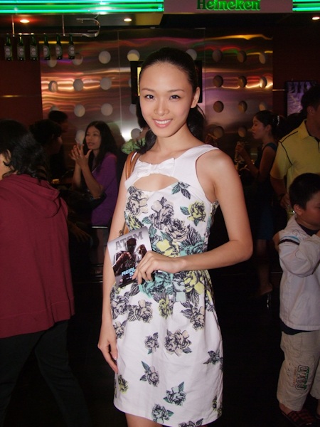 Hai con của Quyền Linh "quậy tưng bừng" ở rạp chiếu phim - 12 Hai con của Quyền Linh "quậy tưng bừng" ở rạp chiếu phim - 12