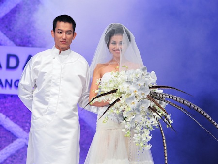 Siêu mẫu Thanh Hằng đẹp tinh khôi với áo cưới - 1 Siêu mẫu Thanh Hằng đẹp tinh khôi với áo cưới - 1