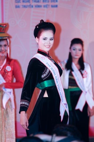 Những bông "hoa lạ" trong đêm bán kết HH các dân tộc khu vực phía Nam - 7