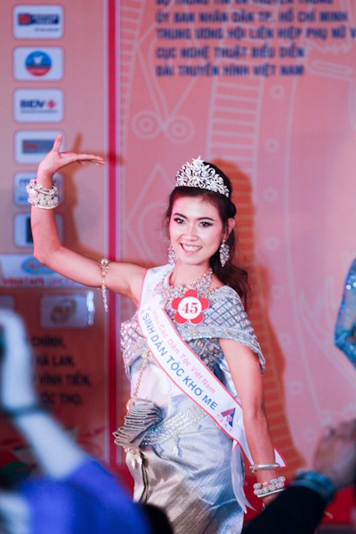 Những bông "hoa lạ" trong đêm bán kết HH các dân tộc khu vực phía Nam - 8