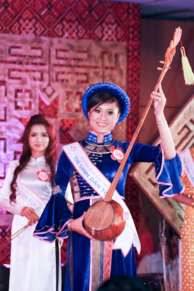 Những bông "hoa lạ" trong đêm bán kết HH các dân tộc khu vực phía Nam - 10