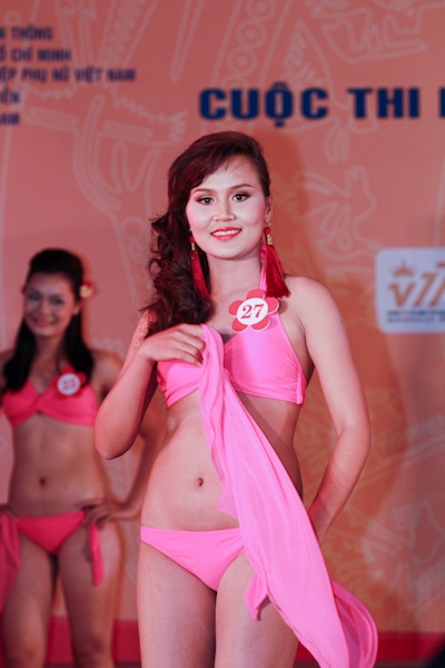 Những bông "hoa lạ" trong đêm bán kết HH các dân tộc khu vực phía Nam - 17