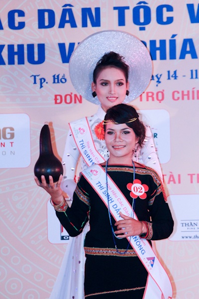 Những bông "hoa lạ" trong đêm bán kết HH các dân tộc khu vực phía Nam - 2