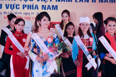 Những bông "hoa lạ" trong đêm bán kết HH các dân tộc khu vực phía Nam - 13