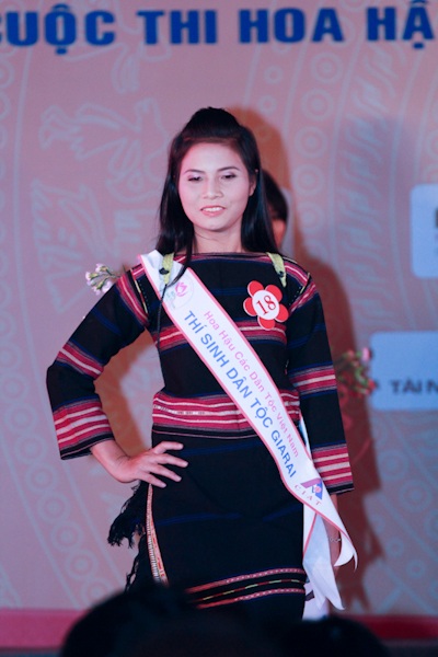 Những bông "hoa lạ" trong đêm bán kết HH các dân tộc khu vực phía Nam - 3