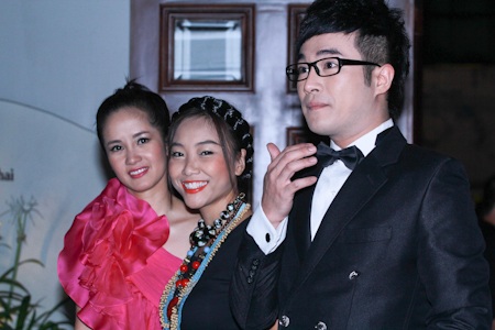 Hồng Nhung viên mãn bên chồng - 10 Hồng Nhung viên mãn bên chồng - 10