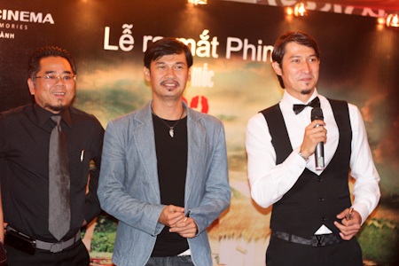 Cột mốc 23 mang... thịt chó đến buổi công chiếu - 6 Cột mốc 23 mang... thịt chó đến buổi công chiếu - 6