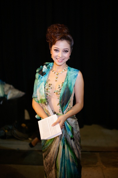 Jennifer Phạm diện váy xẻ gợi cảm - 6 Jennifer Phạm diện váy xẻ gợi cảm - 6