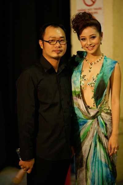 Jennifer Phạm diện váy xẻ gợi cảm - 7 Jennifer Phạm diện váy xẻ gợi cảm - 7