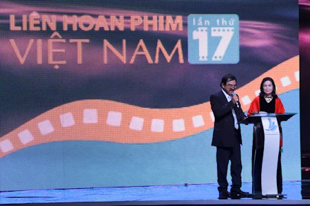 Những hình ảnh đẹp trong lễ khai mạc Liên hoan phim lần thứ 17 - 2 Những hình ảnh đẹp trong lễ khai mạc Liên hoan phim lần thứ 17 - 2