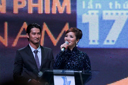 Những hình ảnh đẹp trong lễ khai mạc Liên hoan phim lần thứ 17 - 5 Những hình ảnh đẹp trong lễ khai mạc Liên hoan phim lần thứ 17 - 5