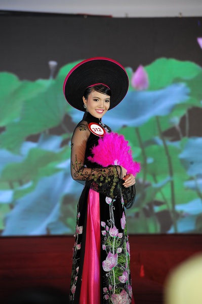 Thanh Trúc lên ngôi Nữ hoàng trang sức - 1 Thanh Trúc lên ngôi Nữ hoàng trang sức - 1
