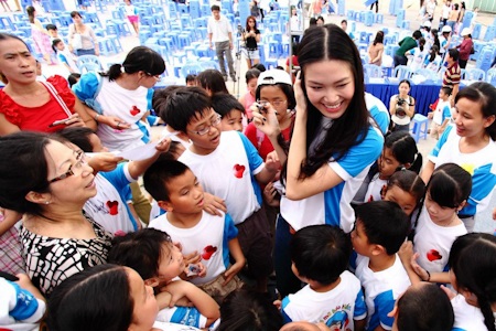 Thuỳ Dung hành động vì an toàn giao thông - 8