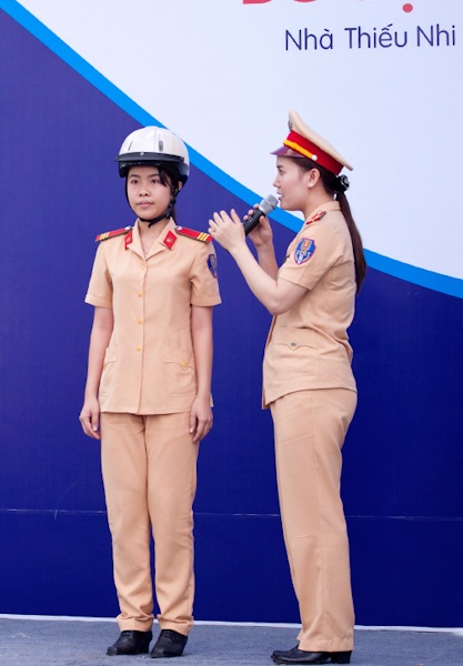 Thuỳ Dung hành động vì an toàn giao thông - 3