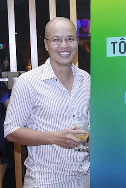 Vợ chồng Bình Minh tay trong tay hạnh phúc - 6