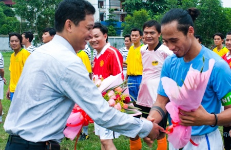 Hoàng Bách đổi nghề làm... Huấn luyện viên - 19