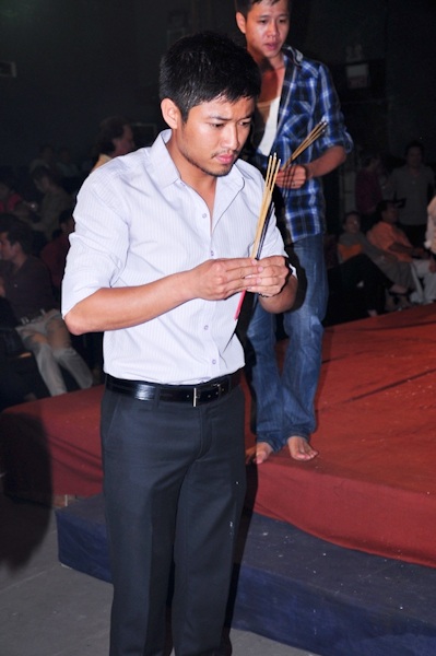 Nghệ sĩ dâng hương ngày giỗ tổ - 15