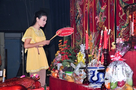 Nghệ sĩ dâng hương ngày giỗ tổ - 3