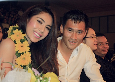 Thủy Tiên - Công Vinh song hành vì Ngày hạnh phúc - 1 Thủy Tiên - Công Vinh song hành vì Ngày hạnh phúc - 1