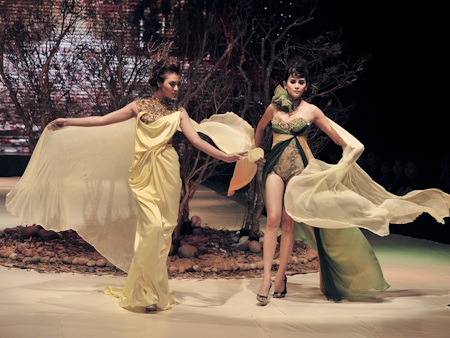 Phan Như Thảo nổi bật trên sàn diễn thời trang - 14 Phan Như Thảo nổi bật trên sàn diễn thời trang - 14