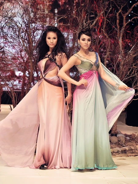 Phan Như Thảo nổi bật trên sàn diễn thời trang - 15 Phan Như Thảo nổi bật trên sàn diễn thời trang - 15