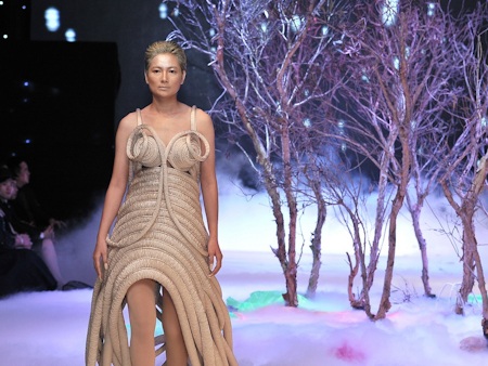 Phan Như Thảo nổi bật trên sàn diễn thời trang - 26 Phan Như Thảo nổi bật trên sàn diễn thời trang - 26