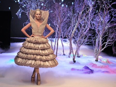 Phan Như Thảo nổi bật trên sàn diễn thời trang - 27 Phan Như Thảo nổi bật trên sàn diễn thời trang - 27