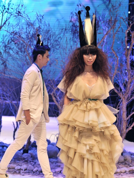 Phan Như Thảo nổi bật trên sàn diễn thời trang - 5 Phan Như Thảo nổi bật trên sàn diễn thời trang - 5