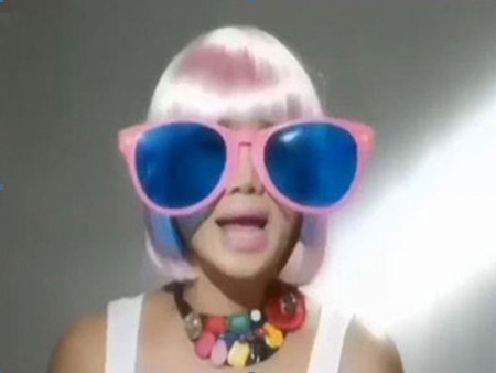 Showbiz Việt: Ngày càng nhiều “trò lố” - 3