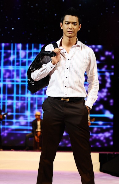 Hồ Đức Vĩnh nổi bật trong men's show với chiều cao "khủng" - 3 Hồ Đức Vĩnh nổi bật trong men's show với chiều cao "khủng" - 3