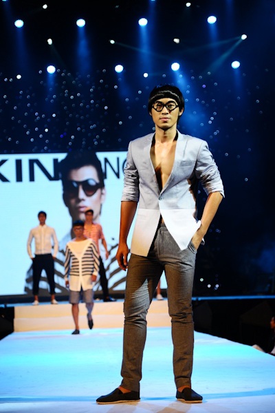 Hồ Đức Vĩnh nổi bật trong men's show với chiều cao "khủng" - 10 Hồ Đức Vĩnh nổi bật trong men's show với chiều cao "khủng" - 10