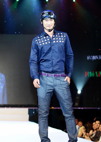 Hồ Đức Vĩnh nổi bật trong men's show với chiều cao "khủng" - 5 Hồ Đức Vĩnh nổi bật trong men's show với chiều cao "khủng" - 5