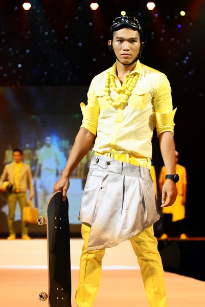 Hồ Đức Vĩnh nổi bật trong men's show với chiều cao "khủng" - 12 Hồ Đức Vĩnh nổi bật trong men's show với chiều cao "khủng" - 12