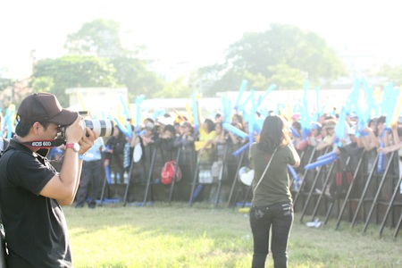 Hình ảnh vui về các phóng viên tác nghiệp tại SoundFest - 7 Hình ảnh vui về các phóng viên tác nghiệp tại SoundFest