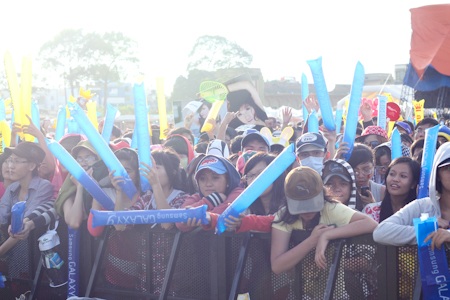 Hình ảnh vui về các phóng viên tác nghiệp tại SoundFest - 12 Hình ảnh vui về các phóng viên tác nghiệp tại SoundFest