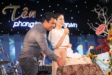Vợ chồng Hà Hồ đưa con đến mừng thôi nôi con trai Lệ Quyên - 7 Vợ chồng Hà Hồ đưa con đến mừng thôi nôi con trai Lệ Quyên