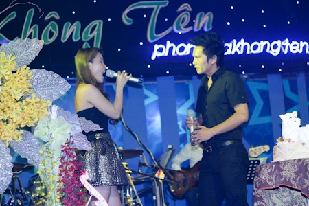 Vợ chồng Hà Hồ đưa con đến mừng thôi nôi con trai Lệ Quyên - 12 Vợ chồng Hà Hồ đưa con đến mừng thôi nôi con trai Lệ Quyên