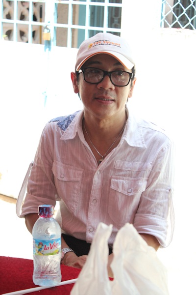 Giao Linh, Thành Lộc đến viếng nhạc sĩ Thanh Sơn