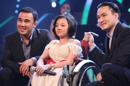 Cô gái xương thuỷ tinh rơi lệ tại Vietnam Got Talent - 1 Cô gái xương thuỷ tinh rơi lệ tại Vietnam Got Talent