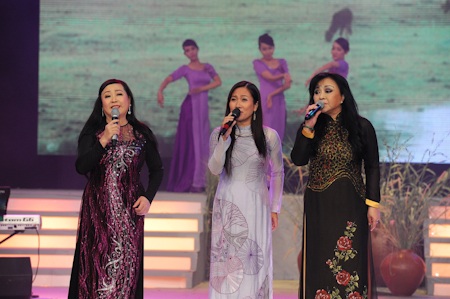 Thu Hiền, Hương Lan, Vân Khánh tham gia Tiếng hát mãi xanh - 2 Thu Hiền, Hương Lan, Vân Khánh tham gia Tiếng hát mãi xanh - 2