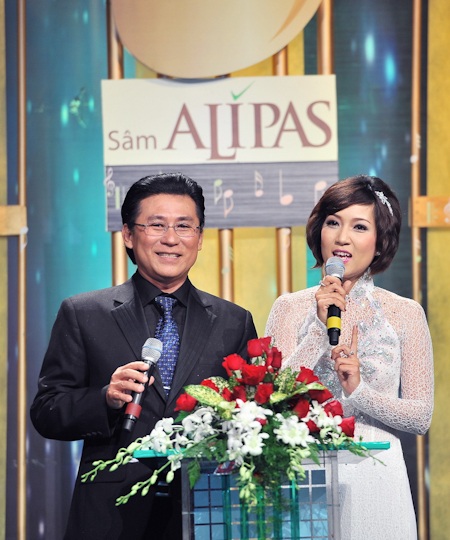 NSND Thu Hiền, Vân Khánh và Hương Lan cùng hòa ca liên khúc “Quê hương” - 2 NSND Thu Hiền, Vân Khánh và Hương Lan cùng hòa ca liên khúc “Quê hương”