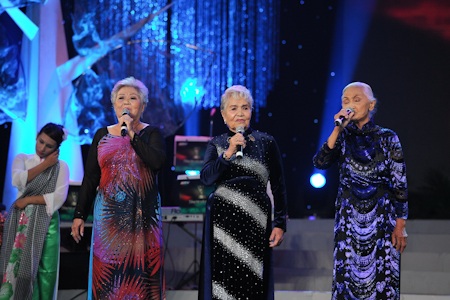 Cảm động với màn tam ca của các cụ bà tuổi ngoài thất thập