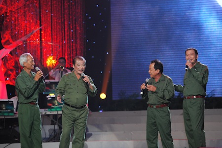 Cảm động với màn tam ca của các cụ bà tuổi ngoài thất thập