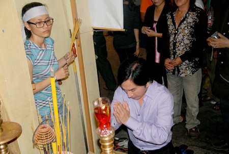 Bạn bè tới đưa tiễn lần cuối nghệ sĩ Tuấn Sang - 6 Bạn bè tới đưa tiễn lần cuối nghệ sĩ Tuấn Sang