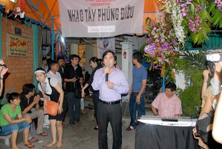 Bạn bè tới đưa tiễn lần cuối nghệ sĩ Tuấn Sang - 7 Bạn bè tới đưa tiễn lần cuối nghệ sĩ Tuấn Sang